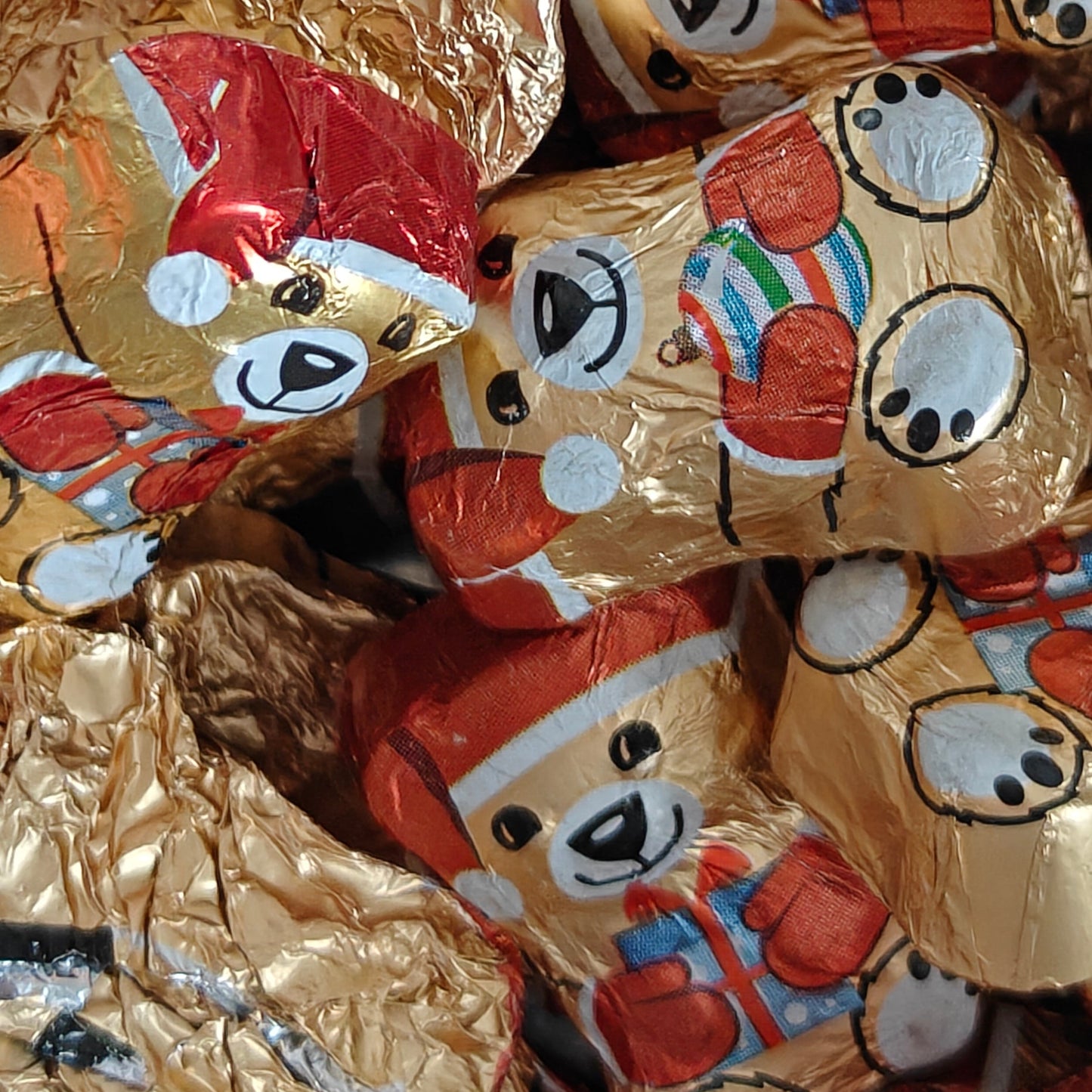 Milk Chocolate & Crème Filled Gold Bears